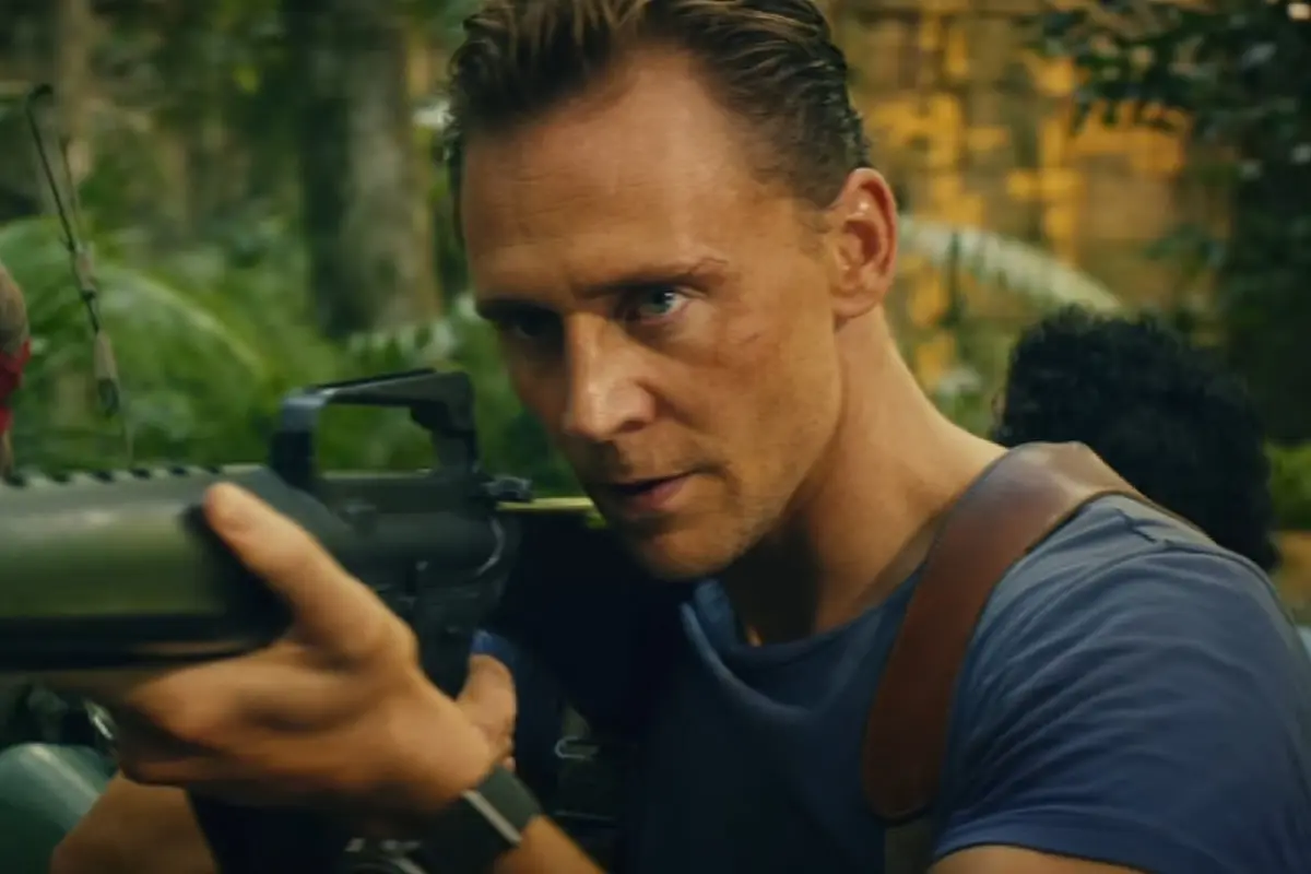 [Bintang] Tom Hiddleston di Kong: Skull Island