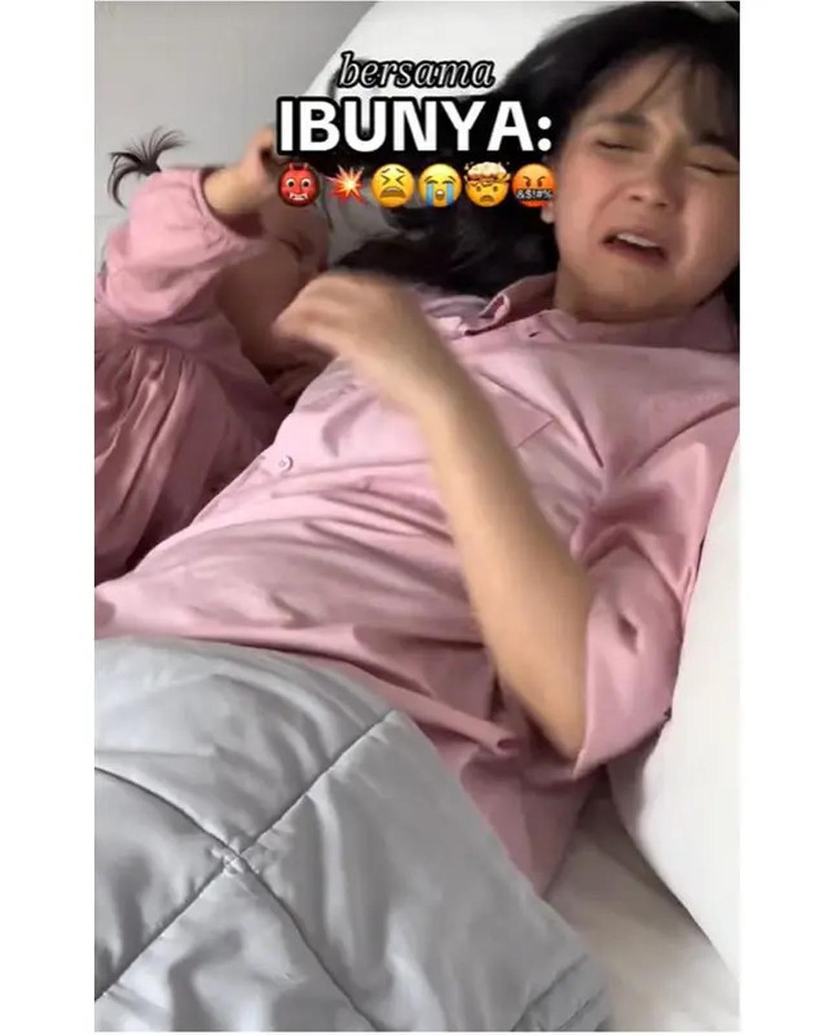 6 Potret Beda Ashilla Eks Blink Vs Suami saat Momong Anak, Mama Muda Relate