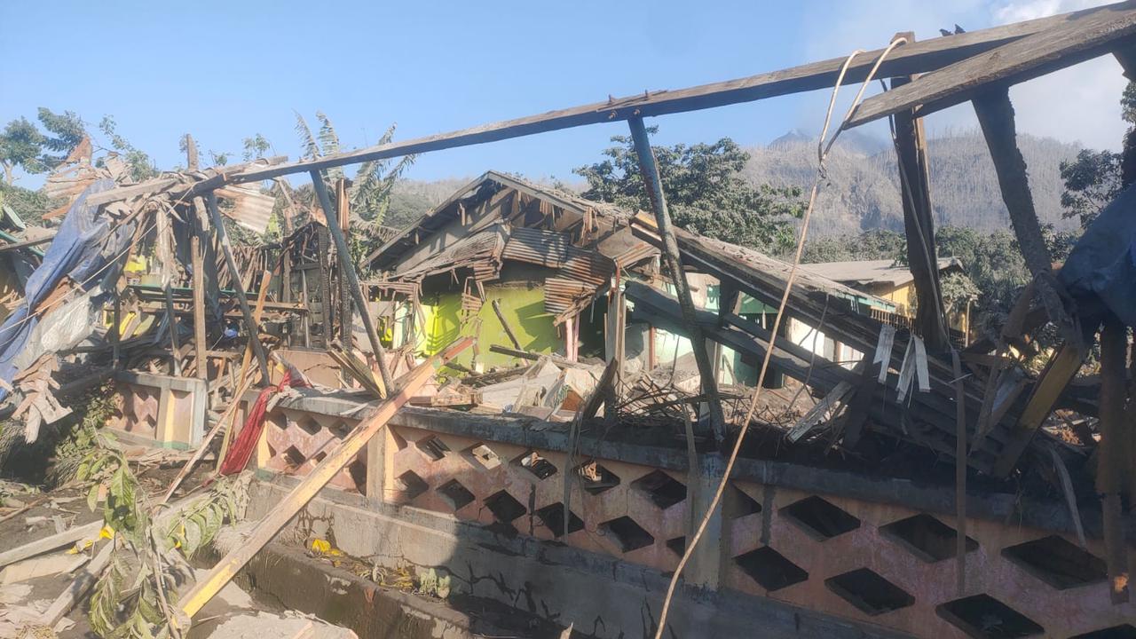 Gunung Lewotobi Laki-laki