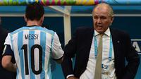 Lionel Messi dan Alejandro Sabella. (AFP/François-Xavier Marit)