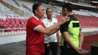 Ketua PSSI, Mochamad Iriawan (kiri) dan Head of Infrastructure Safety and Security PSSI, Adi Nugroho meninjau kesiapan Stadion Utama Gelora Bung Karno (SUGBK) menjelang laga perdana Timnas Indonesia melawan Timnas Kamboja pada perhelatan Piala AFF 2022, Kamis (22/12/2022). (Bola.com/Bagaskara Lazuardi)