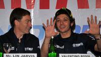 Bos Yamaha Link Jarvis (kiri) mengenang masa-masa kejayaan dengan Valentino Rossi di MotoGP (AFP)