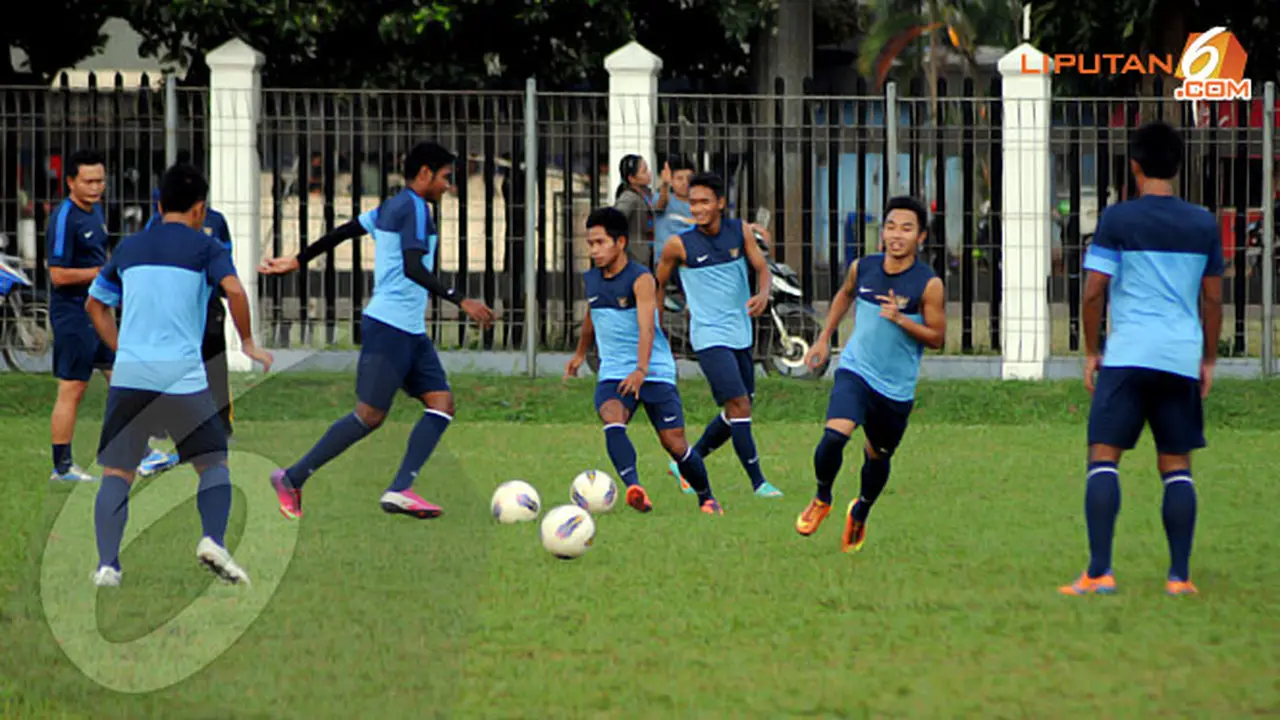 latihan-u23-130713c.jpg