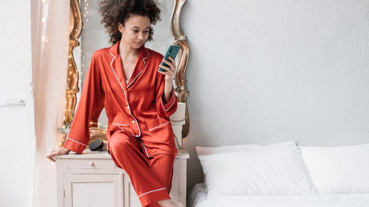 5 Zodiak Paling FOMO, Takut Banget Ketinggalan Momen Seru
