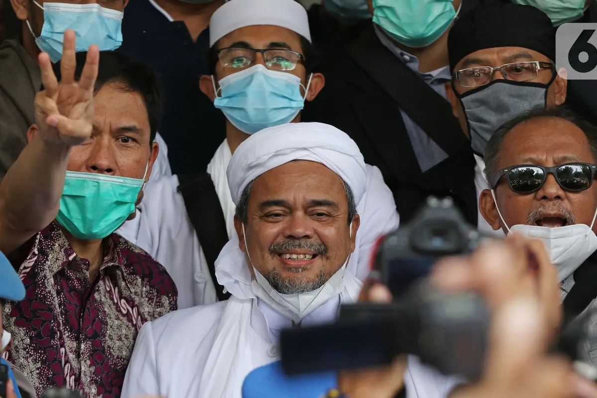 Datangi Polda Metro Jaya, Rizieq Shihab Diperiksa Sebagai Tersangka