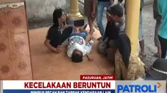 Dua korban tergeletak di teras rumah warga usai ditabrak minibus di Jalan Raya Sedarum, Kecamatan Nguling, Kabupaten Pasuruan, Jawa Timur.