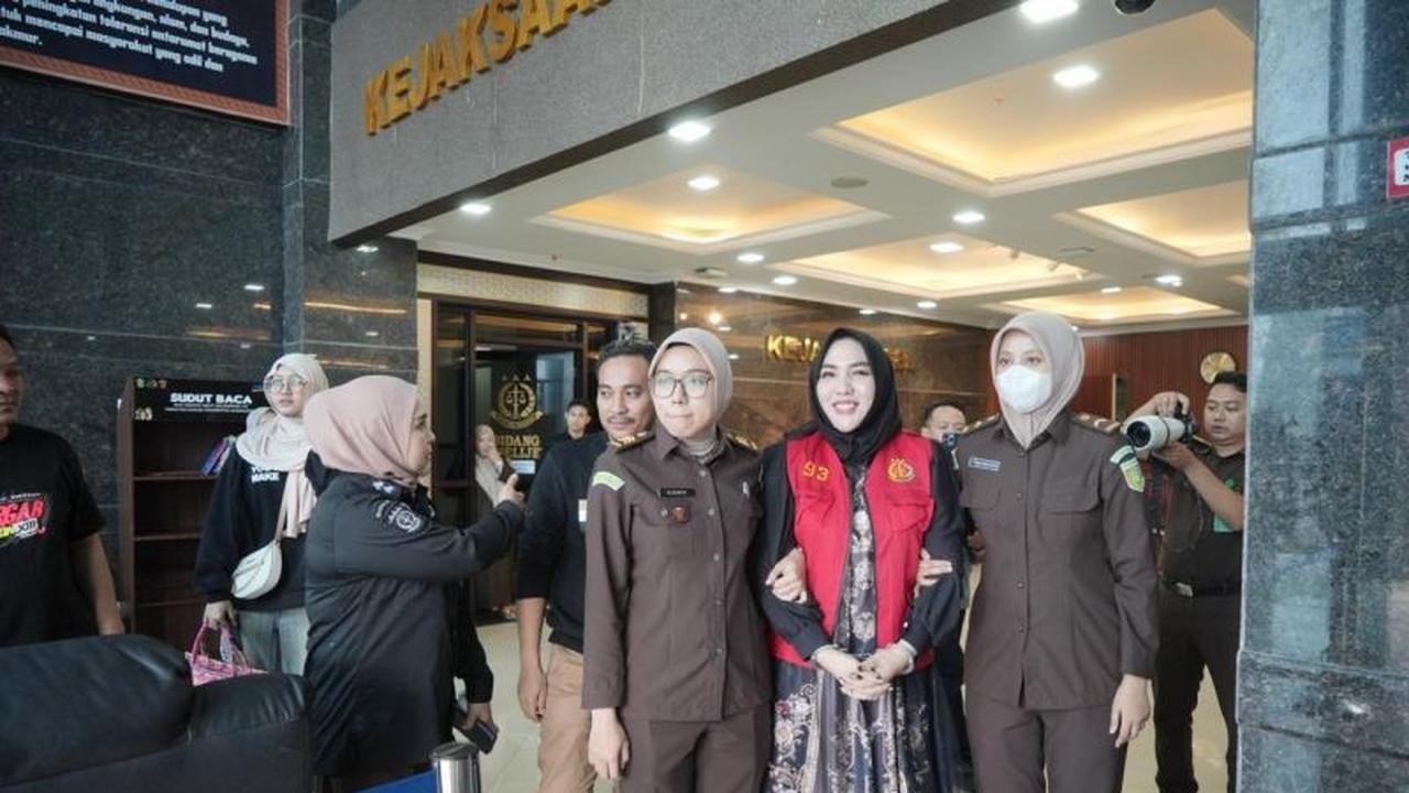Kejati Sulsel Eksekusi Mira Hayati Pemilik Kosmetik Berbahaya, Tegaskan Tak Ada Perlakuan Khusus