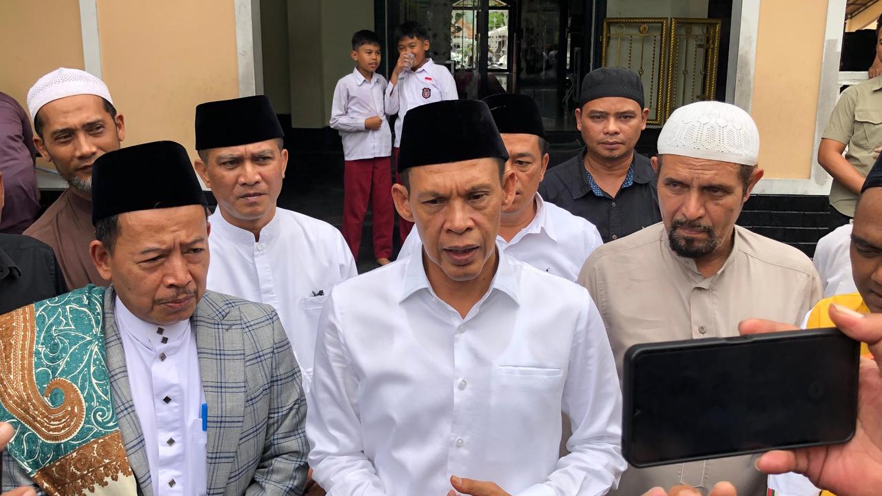 Cerita Jaro Ade Punya Relawan yang Setia Temaninya Tanpa Pamrih