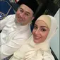 Oksana Vaevodina memakai hijab saat berfoto dengan sang suami. (dok. Facebook @Ezzat Tahir/https://www.facebook.com/photo.php?fbid=2307528842654080&set=pb.100001909618395.-2207520000.1543212235.&type=3&theater/Henry