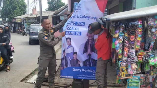 Satpol PP Kota Depok Tertibkan Spandul Parpol