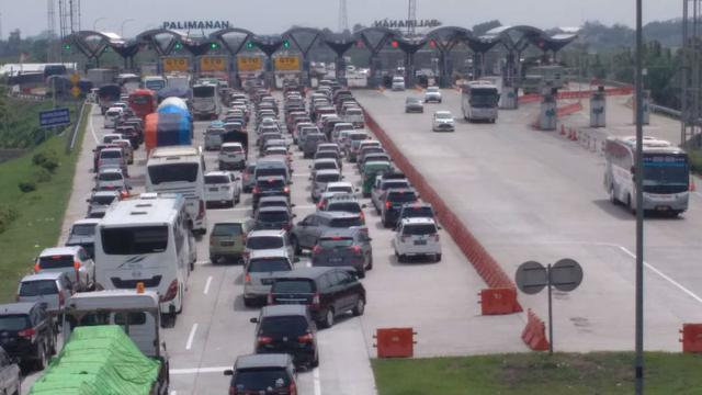 Akhir Pekan Puncak Libur Natal di Pantura Jabar