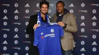 Pato resmi dipinjam Chelsea hingga akhir musim (Chelseafc.com)
