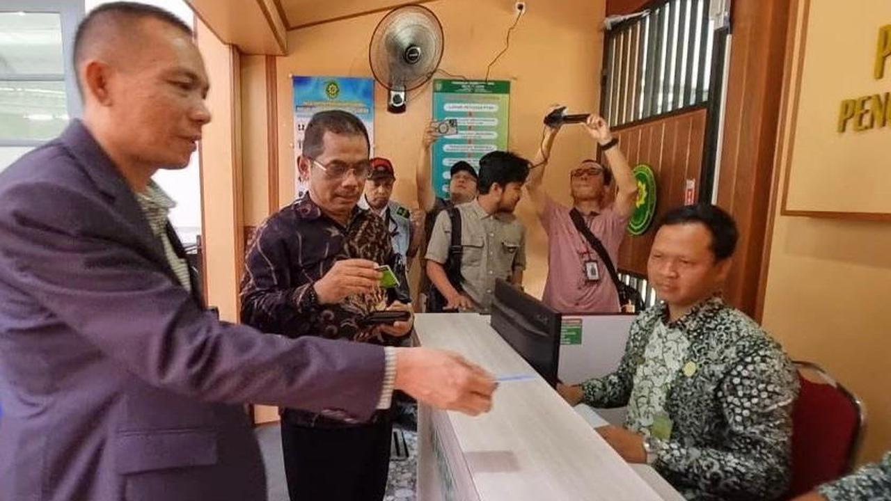 Sosok Rismon Sianipar Muncul di PN Solo Saat Sidang Keaslian Ijazah Jokowi, untuk Apa?