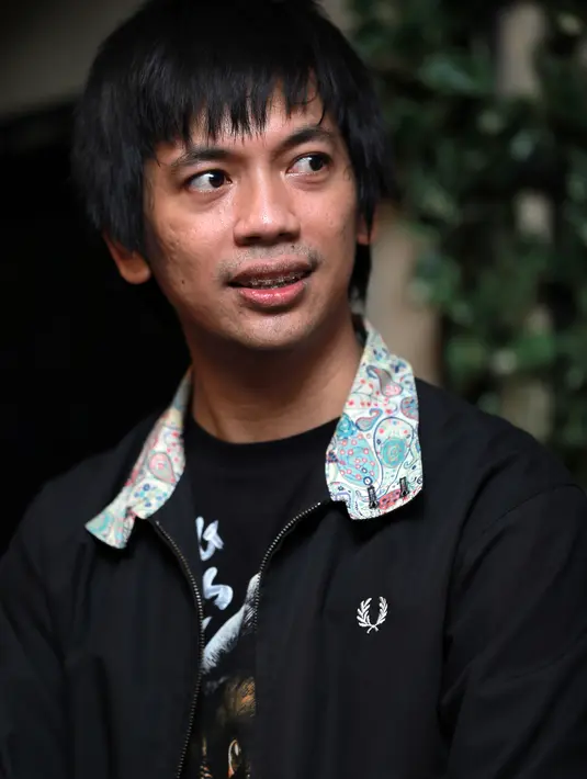 Tidak hanya berkolaborasi dalam album tersebut. Empat band ini juga mengaransemen ulang lagu-lagu hits Iwan Fals. (Adrian Putra/Bintang.com)