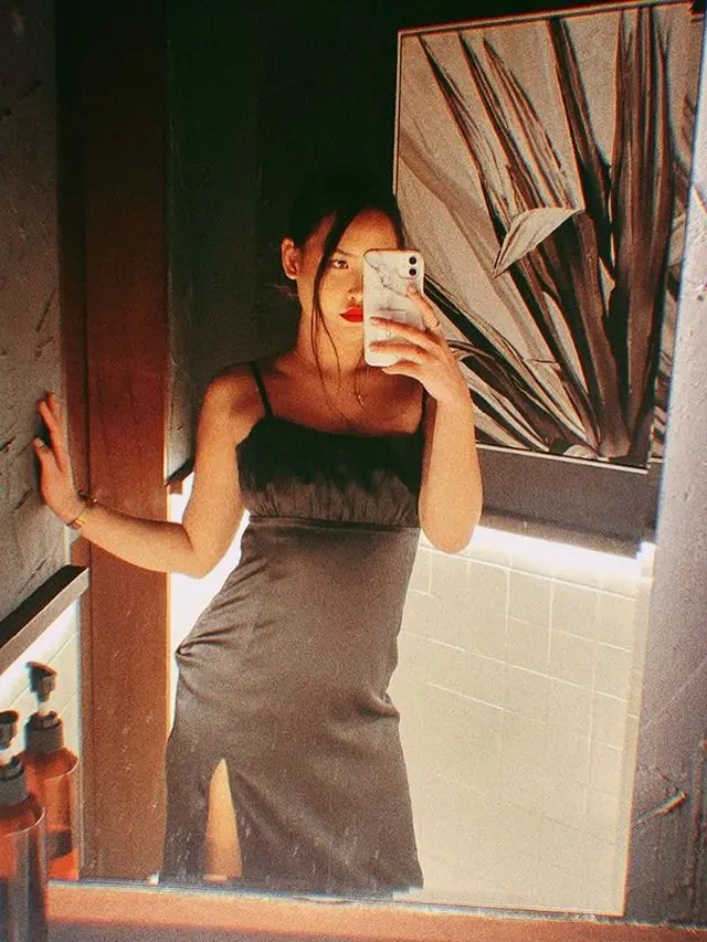 Inspirasi Gaun Malam Clara Tan, Percaya Diri dengan Body Positivity