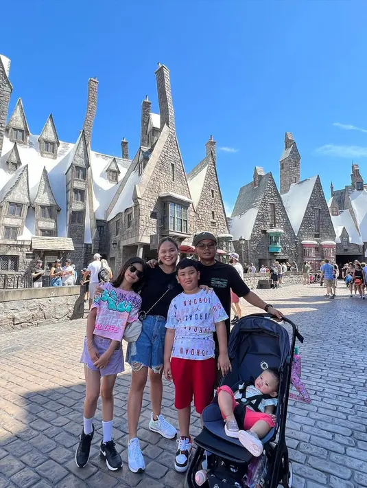 (Instagram/revtiayunatasya)