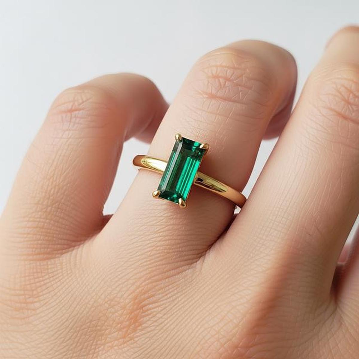 7 Model Cincin Emas yang Cocok untuk Tangan Gemuk, Bikin Jari Terlihat Proporsional