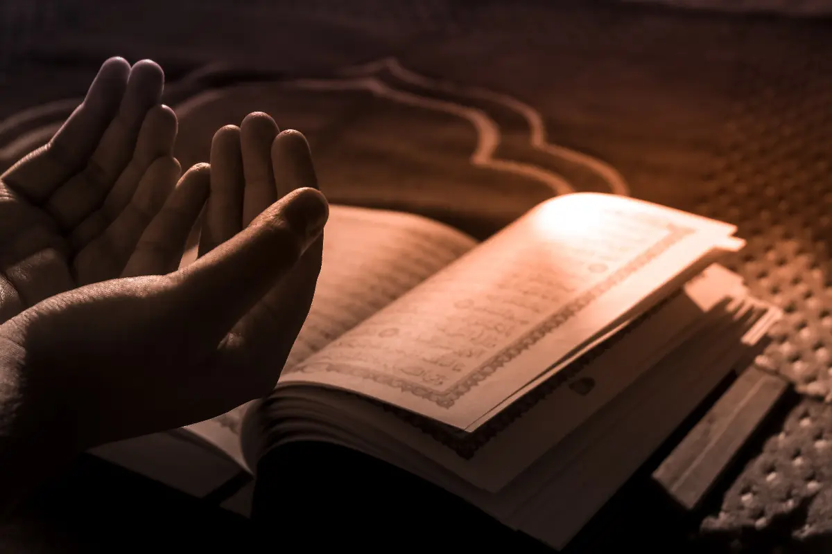 Tentramkan jiwa dengan 4 macam bacaan Sholawat Nabi berikut ini.