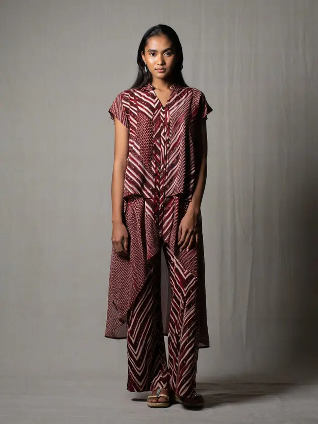 Dress Batik Jumpsuit Motif Kontemporer