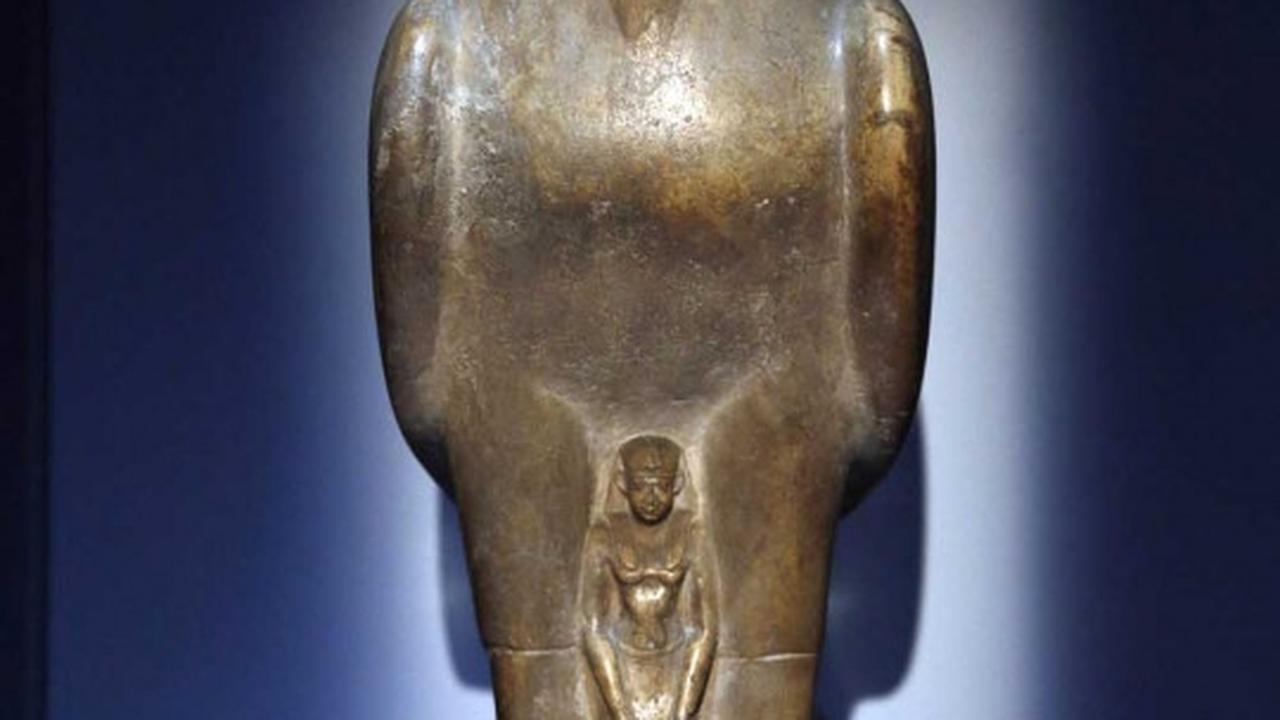 Mengunjungi pameran patung peninggalan bawah laut Mesir kuno