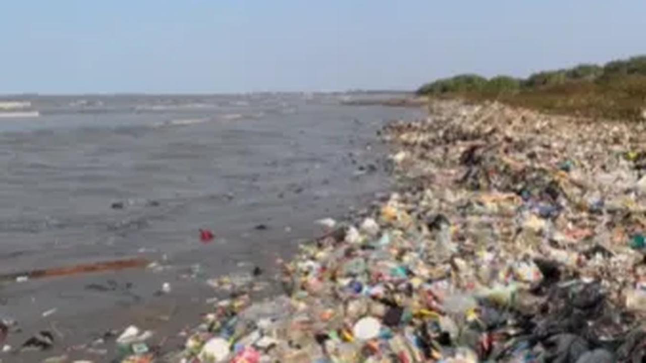 Sampah merupakan kiriman dari sungai