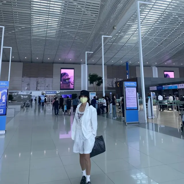 Gaya Ahjumma Cantik dari Istri Pelatih Timnas Shin Tae Yong, Cha Young Jo yang Selalu Modis di Usia 54 Tahun