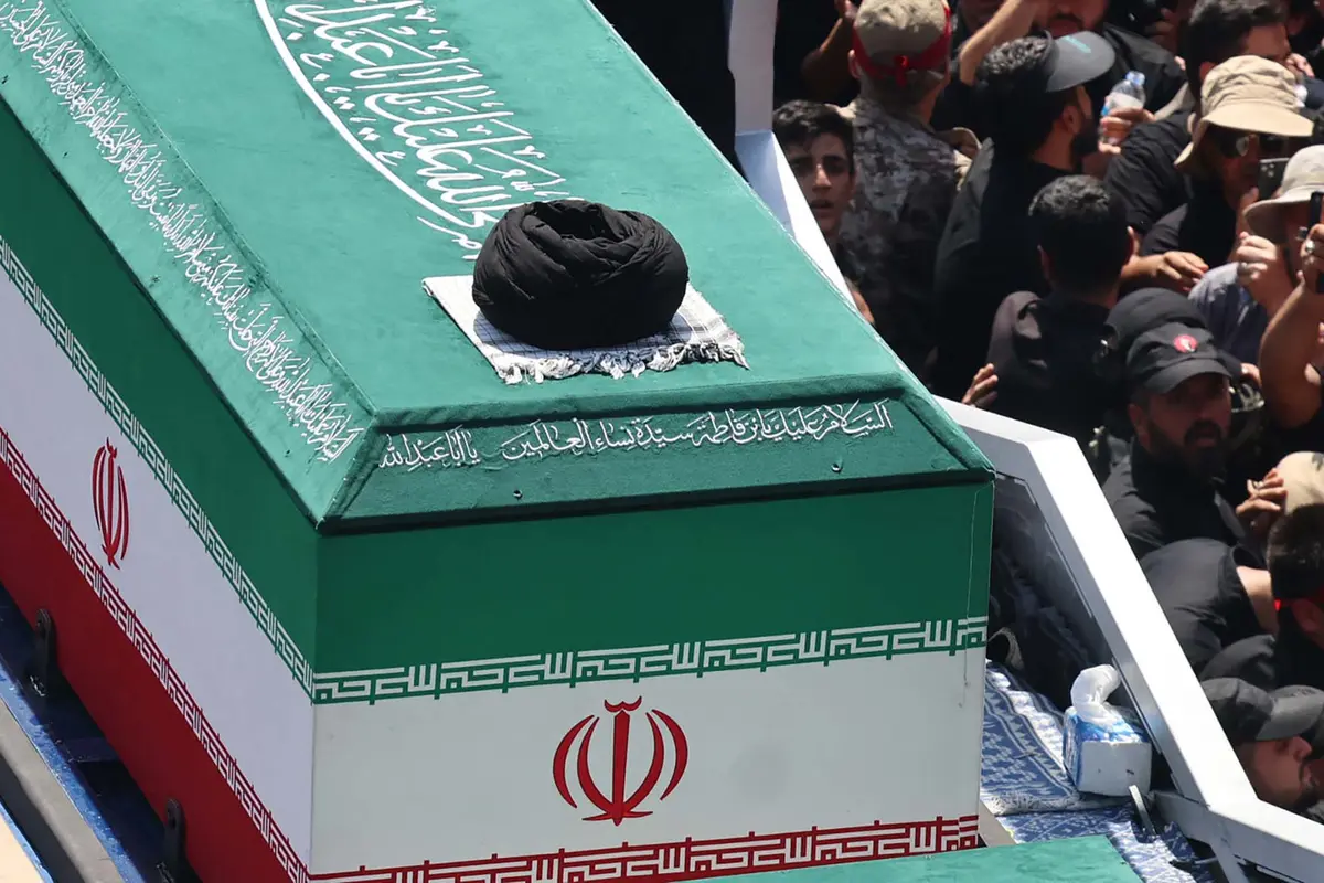 Jutaan Pelayat Antar Ali Khamenei Menuju Peristirahatan Terakhir