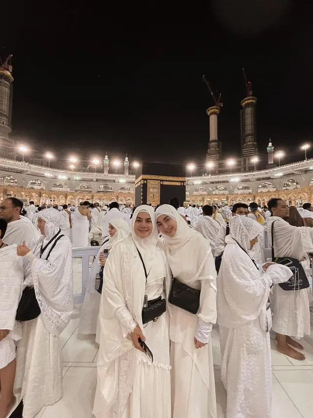 Sarita Abdul Mukti Umrah