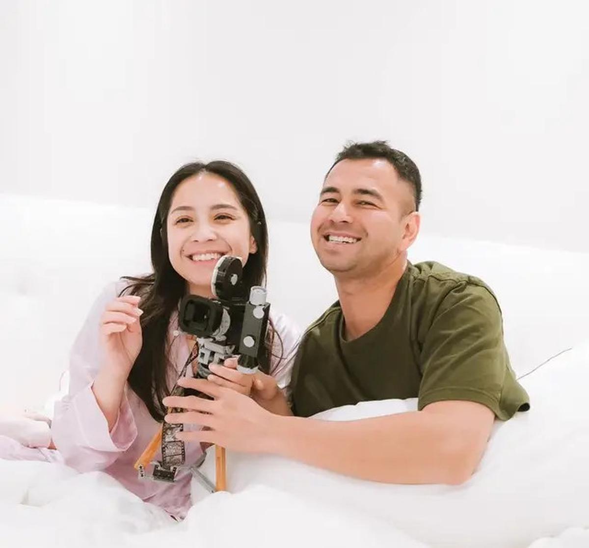 6 Potret Nagita Slavina Merayakan 10 Tahun Pernikahan dengan Raffi Ahmad Kenakan Piyama hingga Bawa Tas Hermes Rp800 jutaan