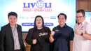 <p>(Kiri ke kanan) Head of Sports Business Emtek Group Hendy Lim, Managing Director Vidio Monika Rudijono, Director of Moji David Rudijono, dan Wakil Ketua 3 PP PBVSI Reginald C. Nelwan berfoto bersama setelah konferensi pers Livoli Divisi Utama 2023 yang berlangsung di Dennys's, Senayan City, Jakarta, Jumat (20/10/2023). Livoli Divisi Utama 2023 bisa disaksikan langsung melalui Moji, Vidio, dan Nex Parabola. (Bola.com/Bagaskara Lazuardi)</p>