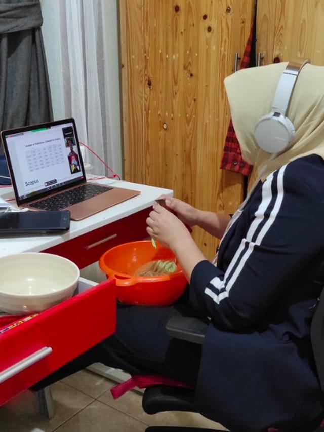 Potret kocak saat zoom meeting