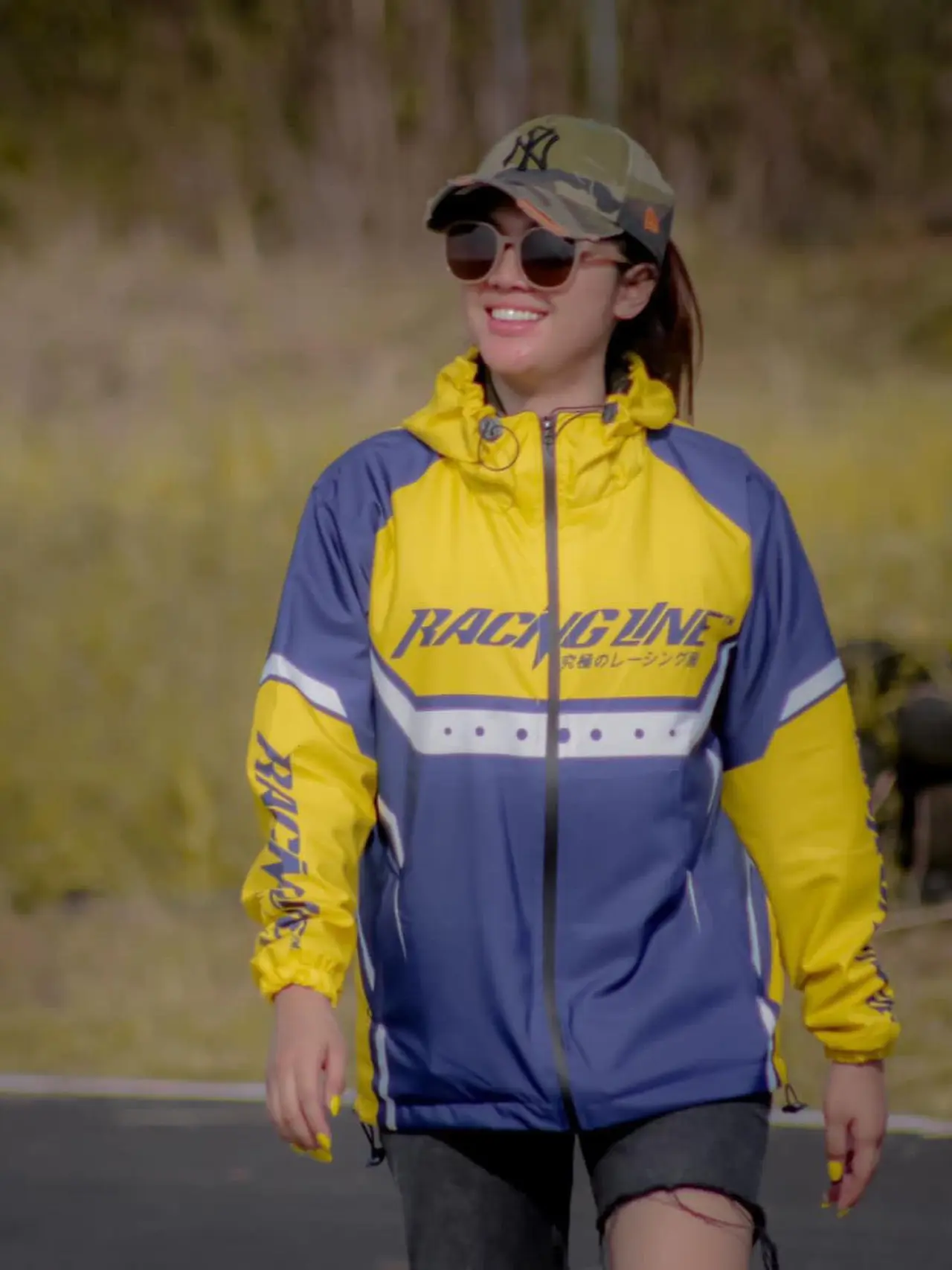 6 Potret Terbaru Raya Kitty Kembali ke Lintasan Balap, Tampil Curi ...