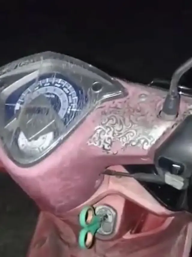 10 Potret Nyeleneh Modifikasi Kunci Kontak Motor, Bikin Maling Bingung