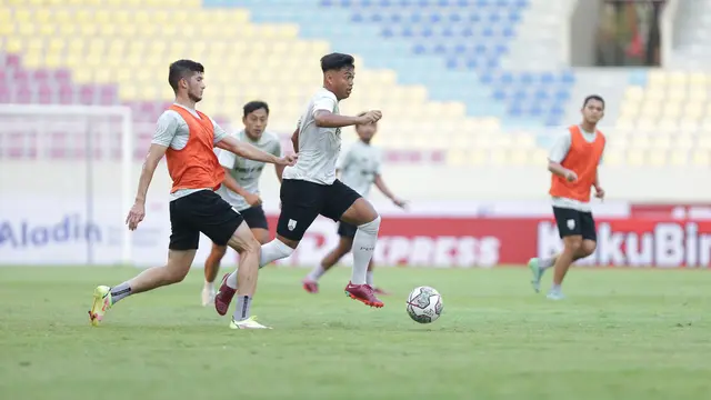 Persis Solo