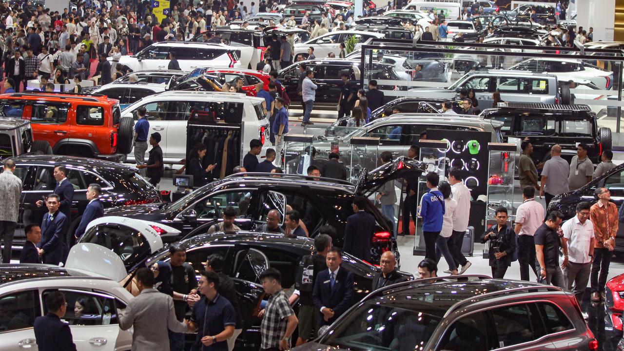 FOTO: Weekend Seru di GIIAS 2025: Teknologi Otomotif Terkini Diserbu Warga
