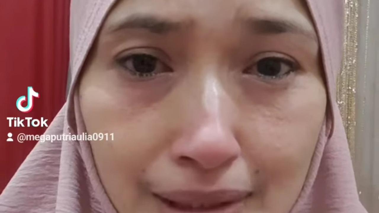 Menangis Sesenggukan, Mega Putri Artis Senior Minta Sinetronnya Tak Tayang Ulang