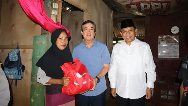YPP SCTV dan Indosiar Gelar Buka Puasa Bersama dan Berbagi Paket Sembako di Makassar