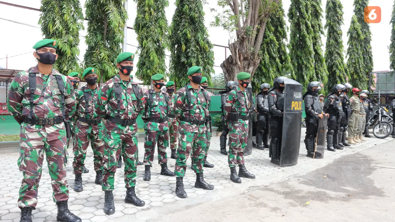 personel TNI/ Polri saat mengikuti apel pasukan pengamanan pilkada Sulteng