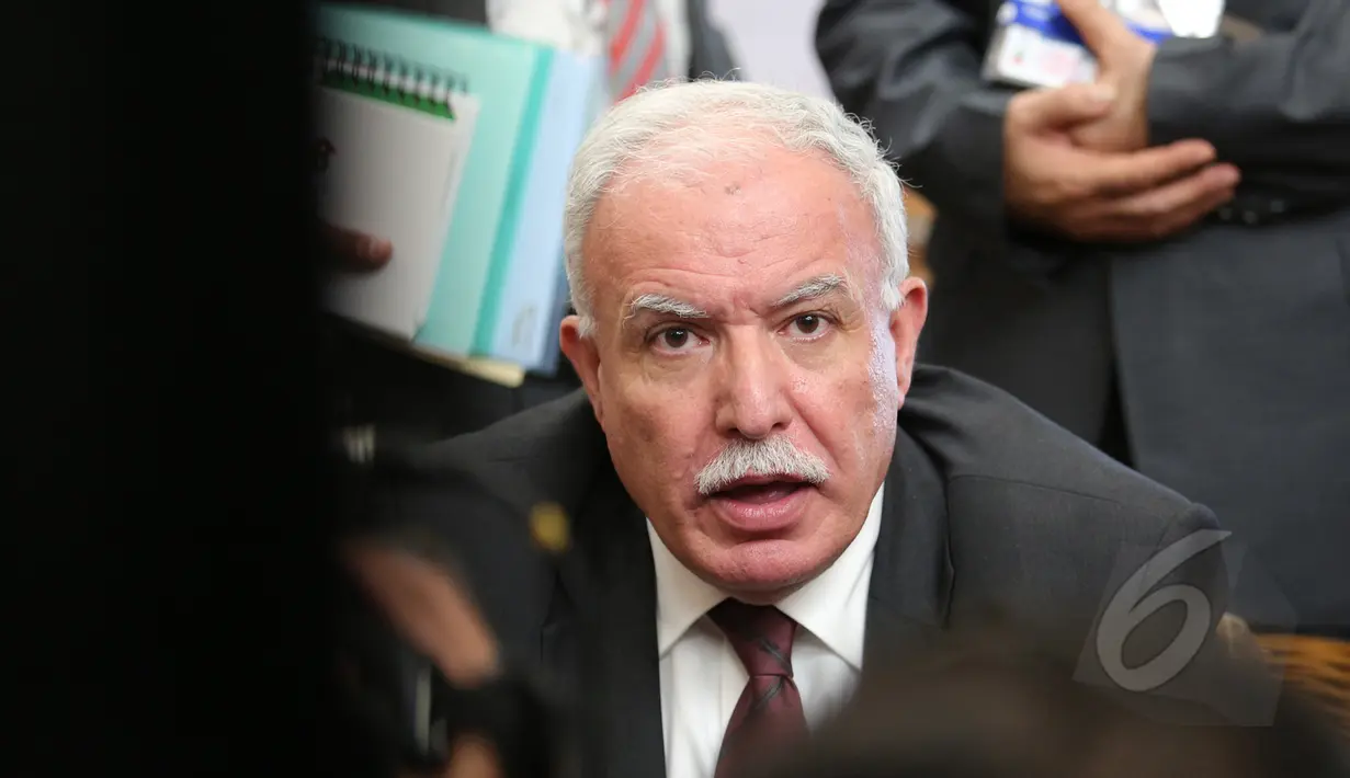 Menlu Palestina Riyad al-Maliki saat ditemui di Gedung JCC, Jakarta, Senin (20/4/2015). Palestina menjadi satu-satunya negara peserta KAA yang masih terjajah. (Liputan6.com/Herman Zakharia)