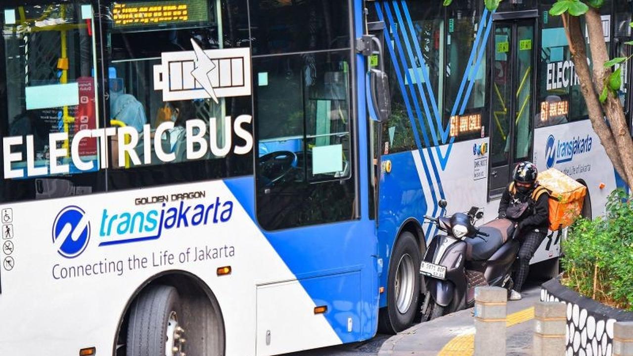 Fakta Konsentrasi Sopir: Transjakarta Minta Maaf Atas Insiden Sopir Transjakarta Tabrak Toko di Setiabudi