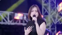 Shinta Arshinta Selendang Biru, Lirik Lagu dan Makna Tentang Cinta yang Pudar