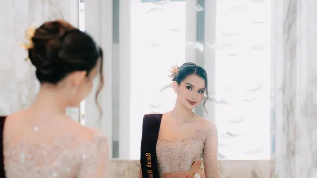 Lulus Double Degree, Sarah Menzel Tampil Menawan dalam Balutan Kebaya Bali Bernuansa Cokelat