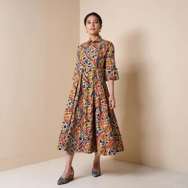 Model Baju Batik Motif Bunga Terbaru 2025/AI