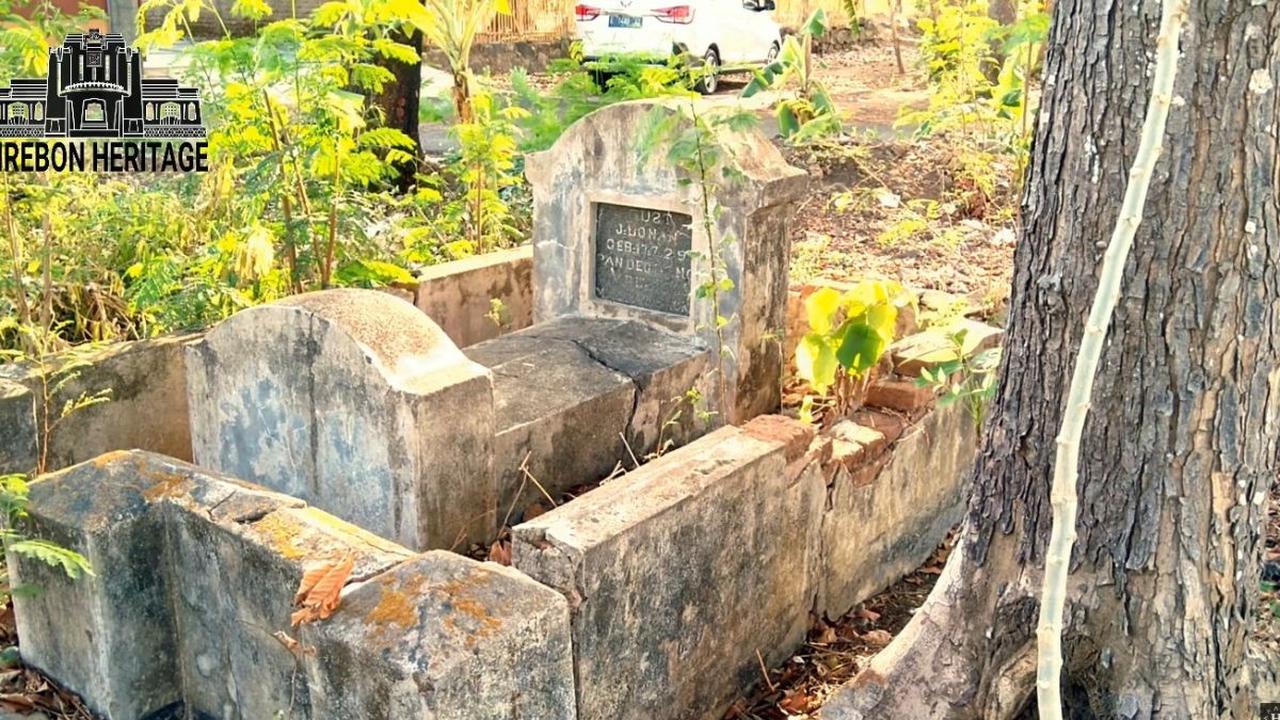 Deretan Makam Berdesain Khas Belanda