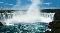 Kolam alami di bawah Air Terjun Niagara (Britannica)