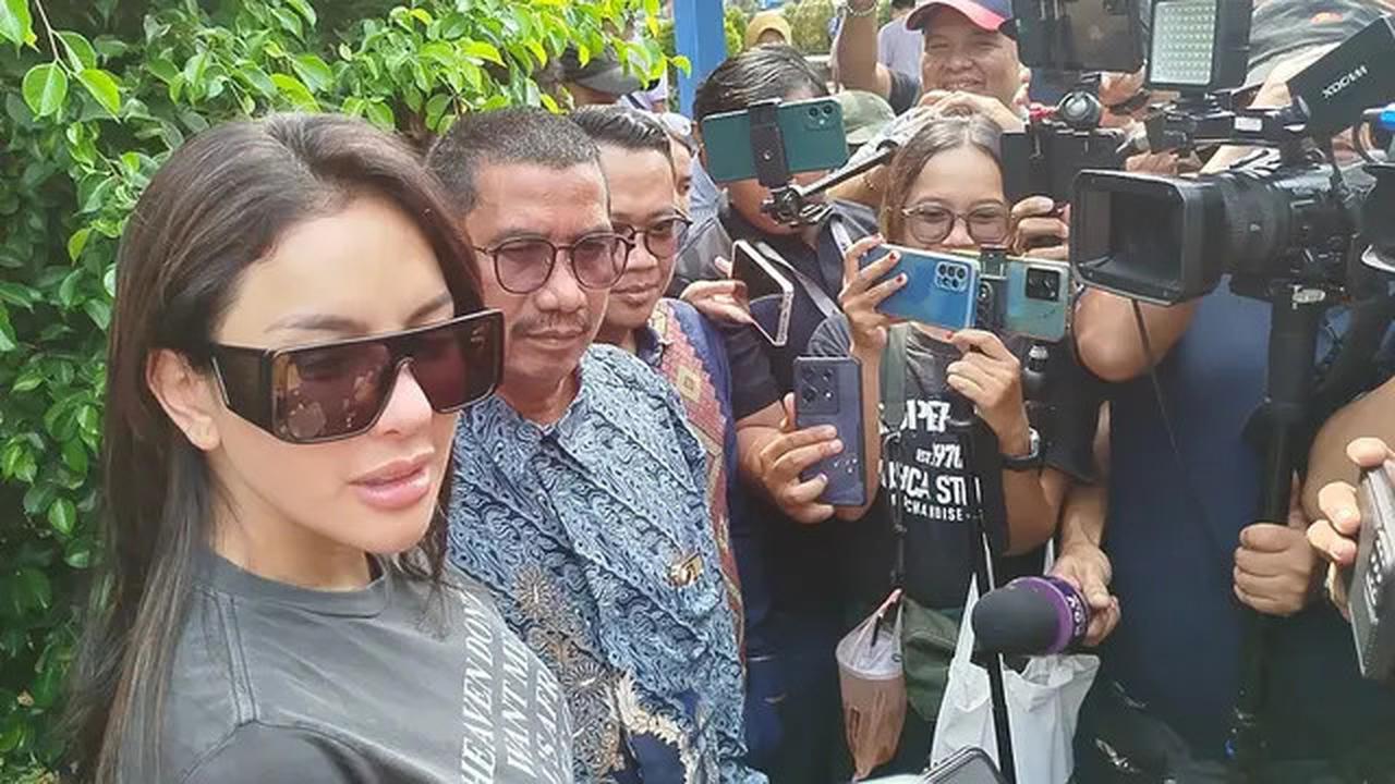 Lolly Minta Maaf Setelah Vadel Badjideh Dipolisikan, Nikita Mirzani: Laura Akan Sadar Pilihannya Salah