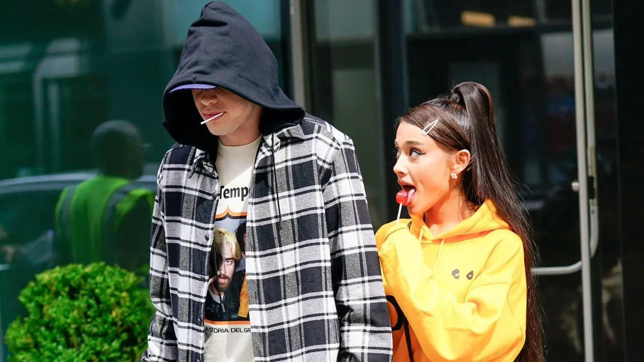 [Bintang] Pete Davidson - Ariana Grande