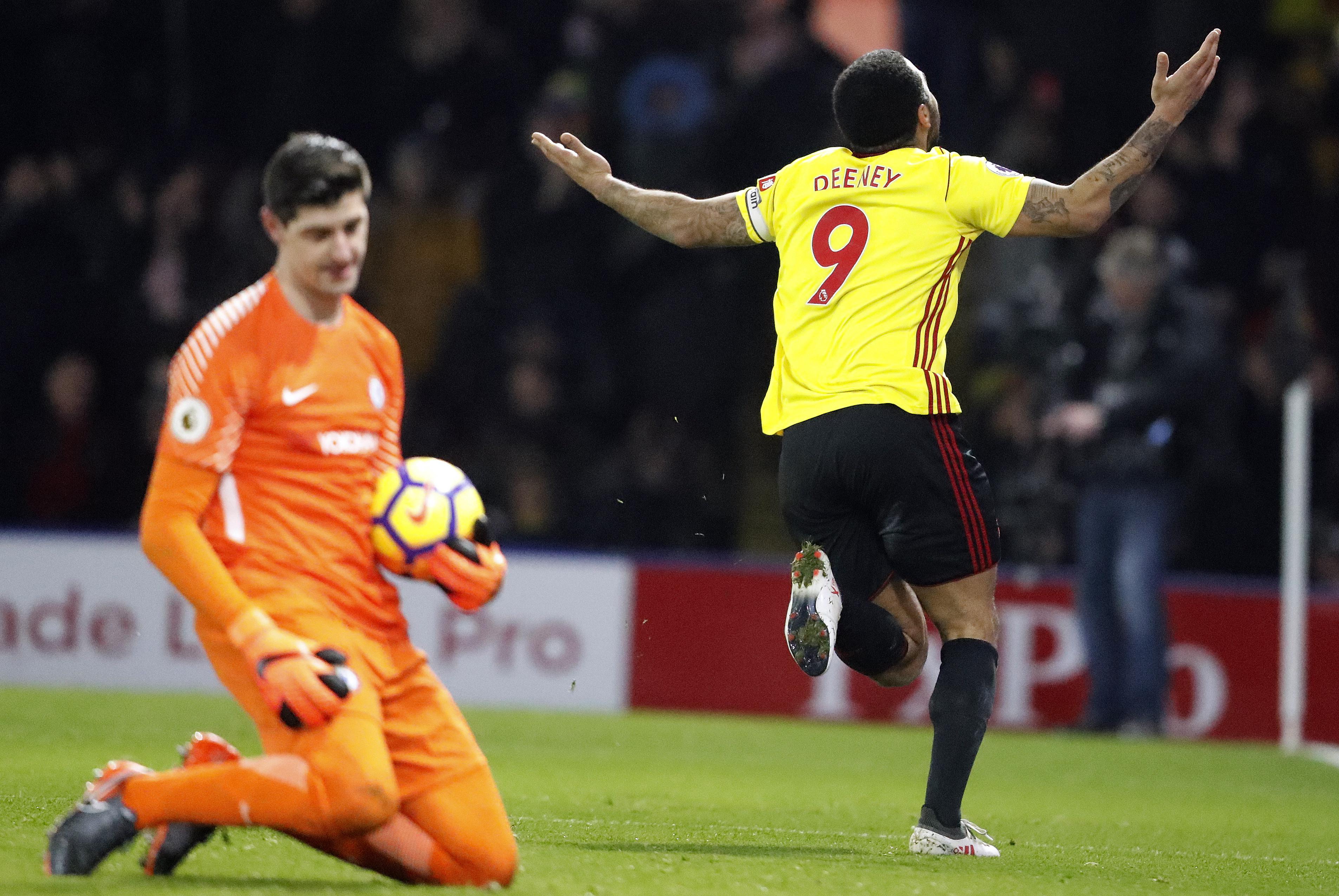 Pemain Watford, Troy Deeney, merayakan gol ke gawang Chelsea pada pertandingan lanjutan Premier League, di Stadion Vicarage Road, Selasa (6/2/2018) dini hari WIB. (AP/Frank Augstein).