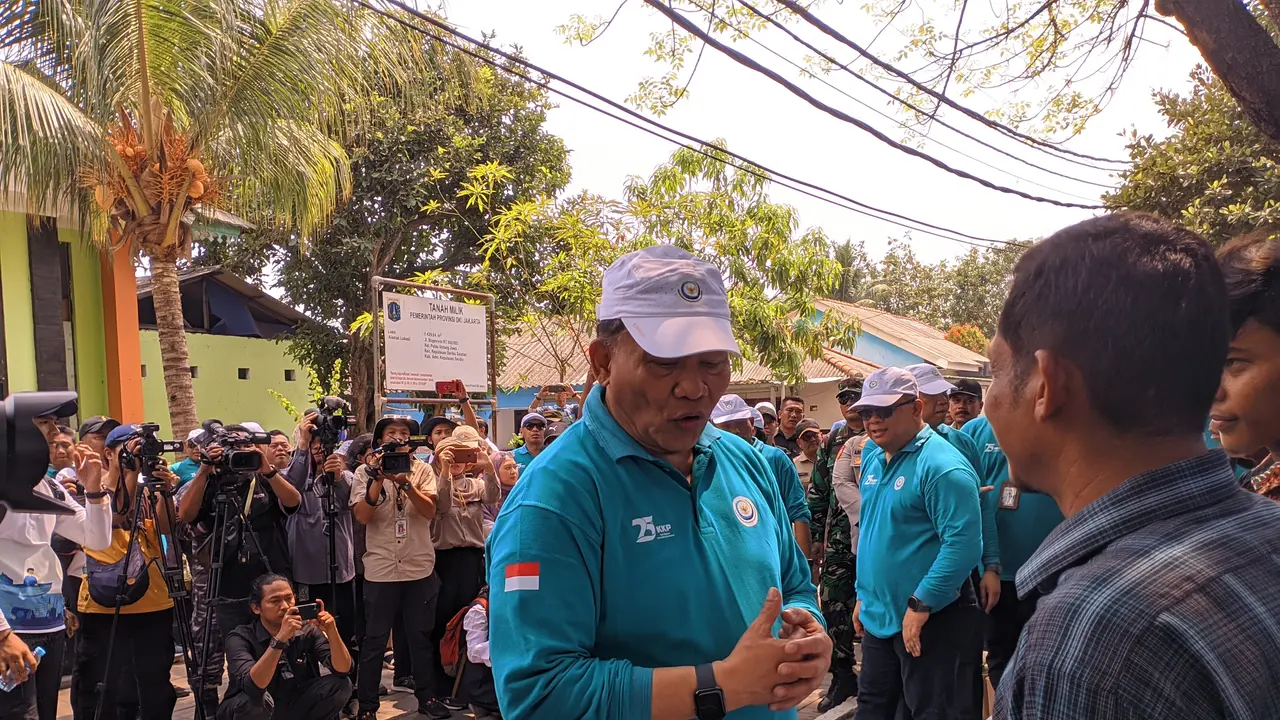 Kementerian Kelautan dan Perikanan (KKP) mengadakan kegiatan penyerahan bantuan untuk masyarakat pesisir. (Foto: Liputan6.com/Satrya B)
