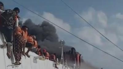 Kapal Mutiara Sentosa 2 Terbakar di Perairan Sumenep, Ratusan Penumpang Dievakuasi
